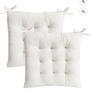 Elegant White Tufted Cushion Set